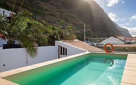 Villa Com Piscina Entre O Mar E As Montanhas